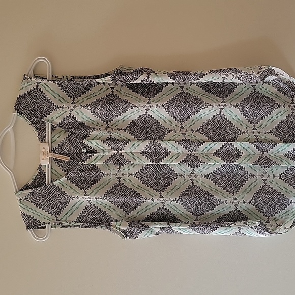 Dressy sleeveless blouse - Picture 1 of 2